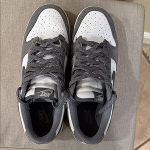 Men’s Nike Dunk Low “Smoke Grey Gum” , Size 9